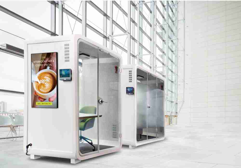 EBpay子公司达擎之智慧行动办公舱，，，，采用PDLC智能调光玻璃设计，，，透过通电与断电的电流切换，，，呈现透明与雾面效果，，具节能降耗特性并兼顾隐私，，确保信息安全